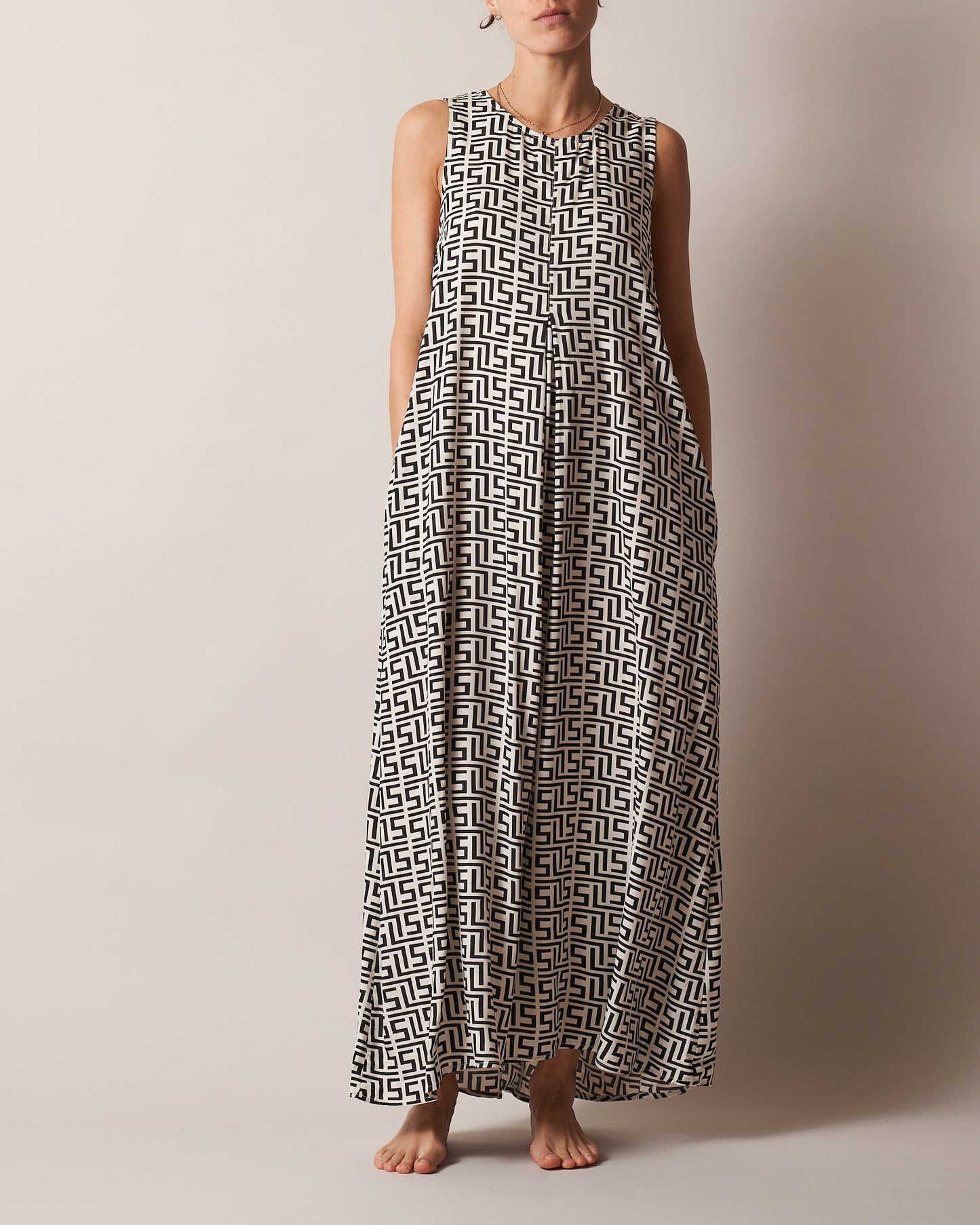 SLEEVELESS MAXI W/ PLEAT