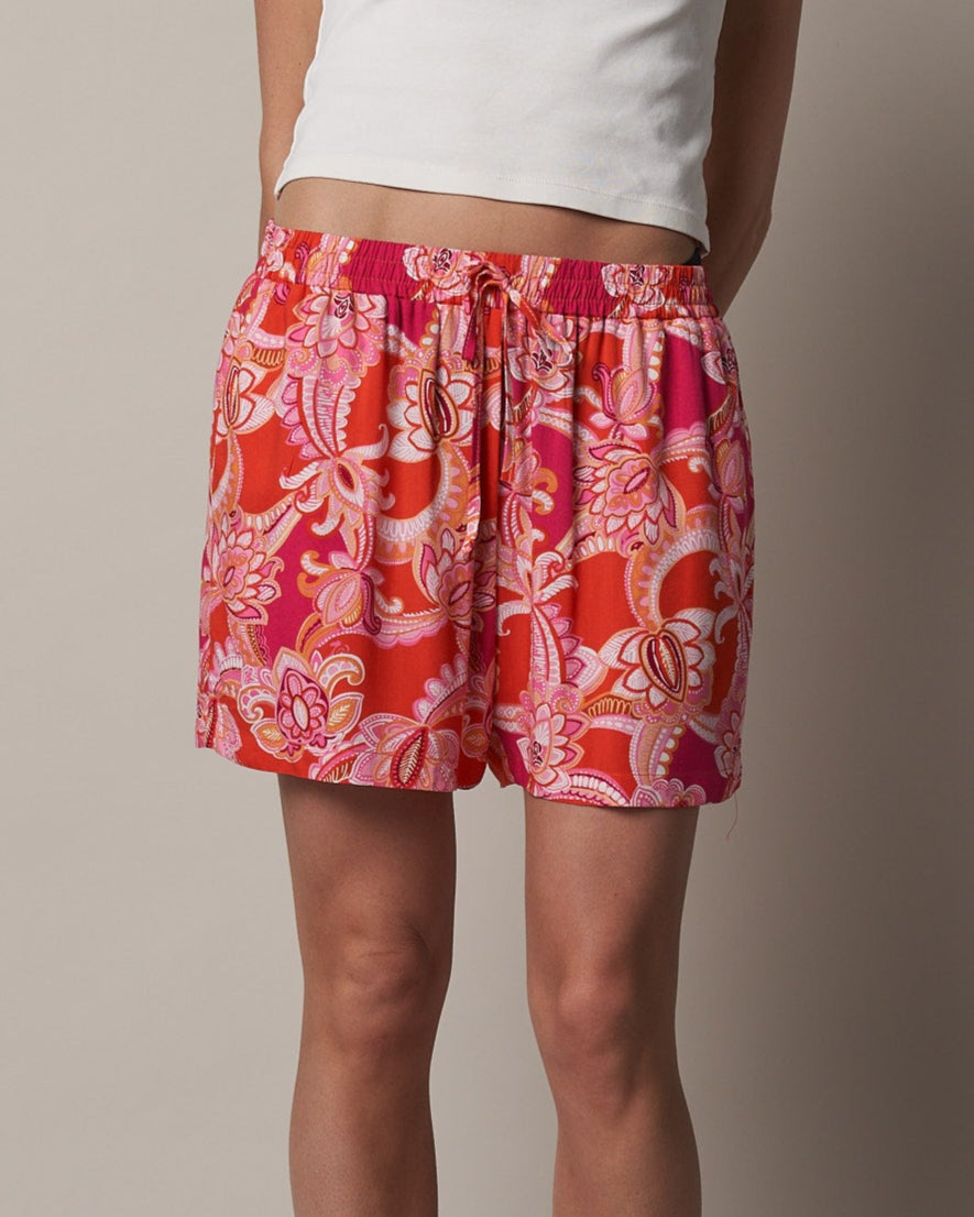 ELASTIC WAIST SHORTS