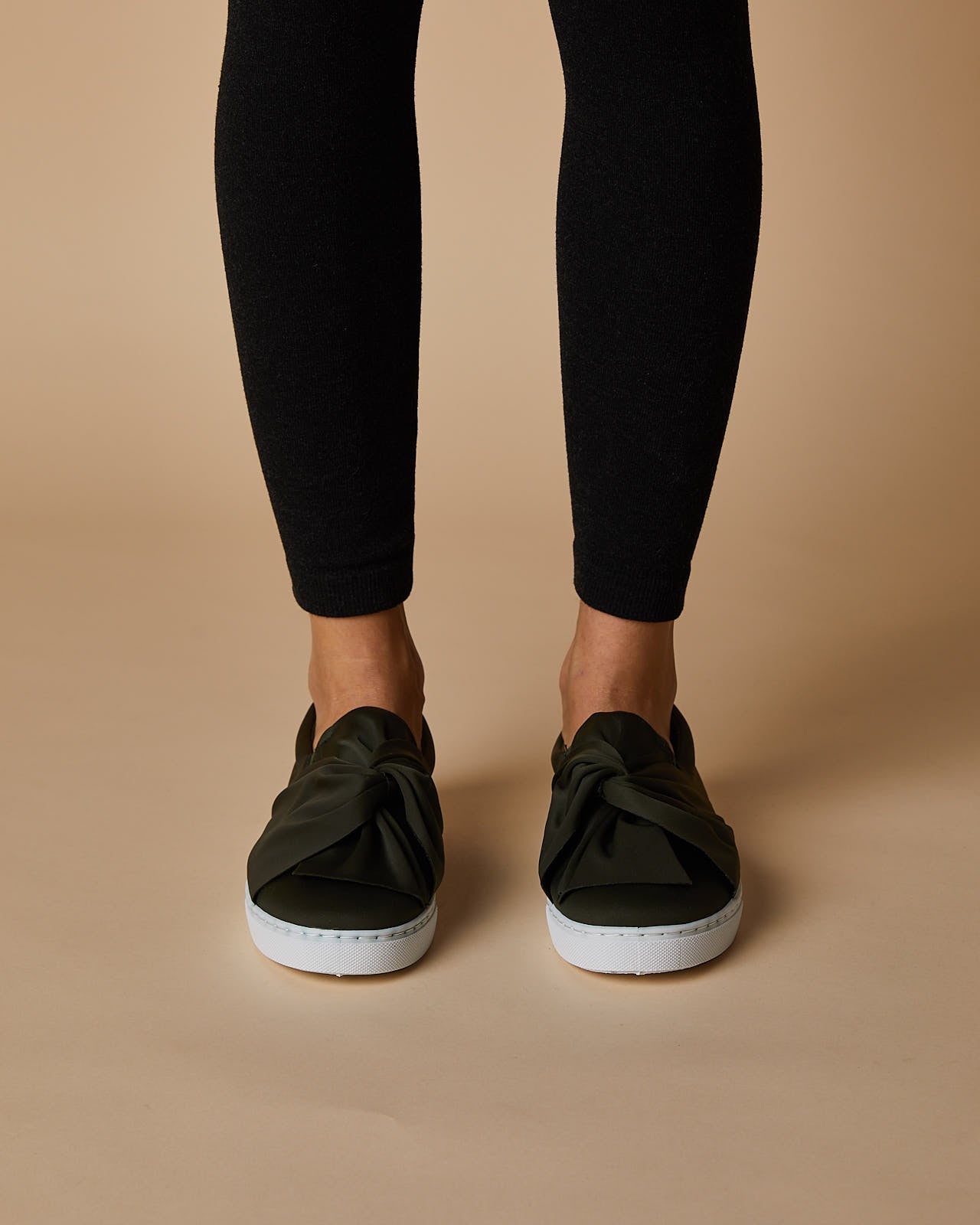 Wrap knot sneakers
