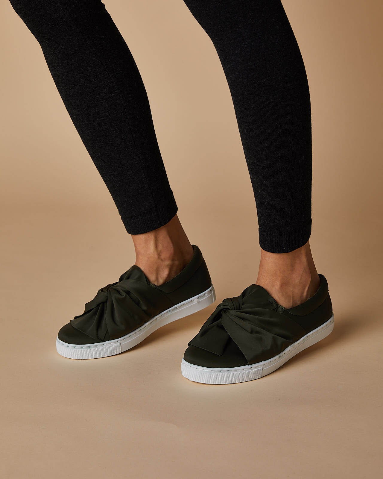 Wrap knot sneakers