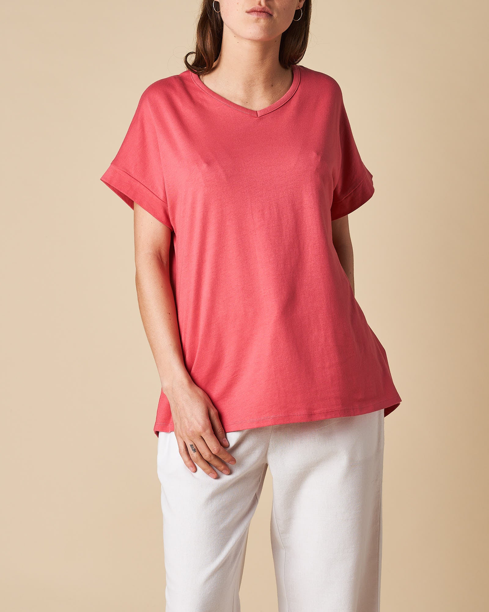 V-Neck Low Sleeve Trim Tee