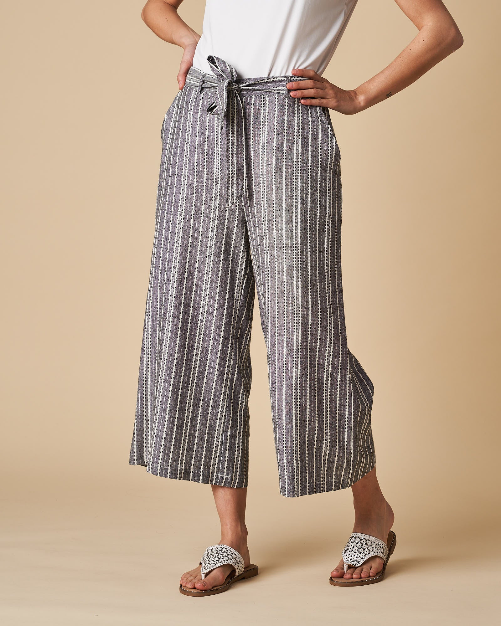 3/4 Tie Waist Pant