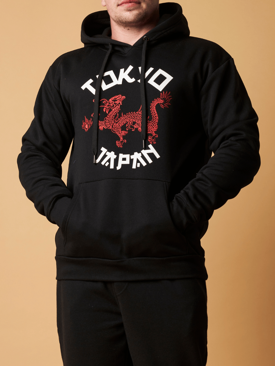 HOODIE W/ KANGA POCKETS AND CHEST PRINT