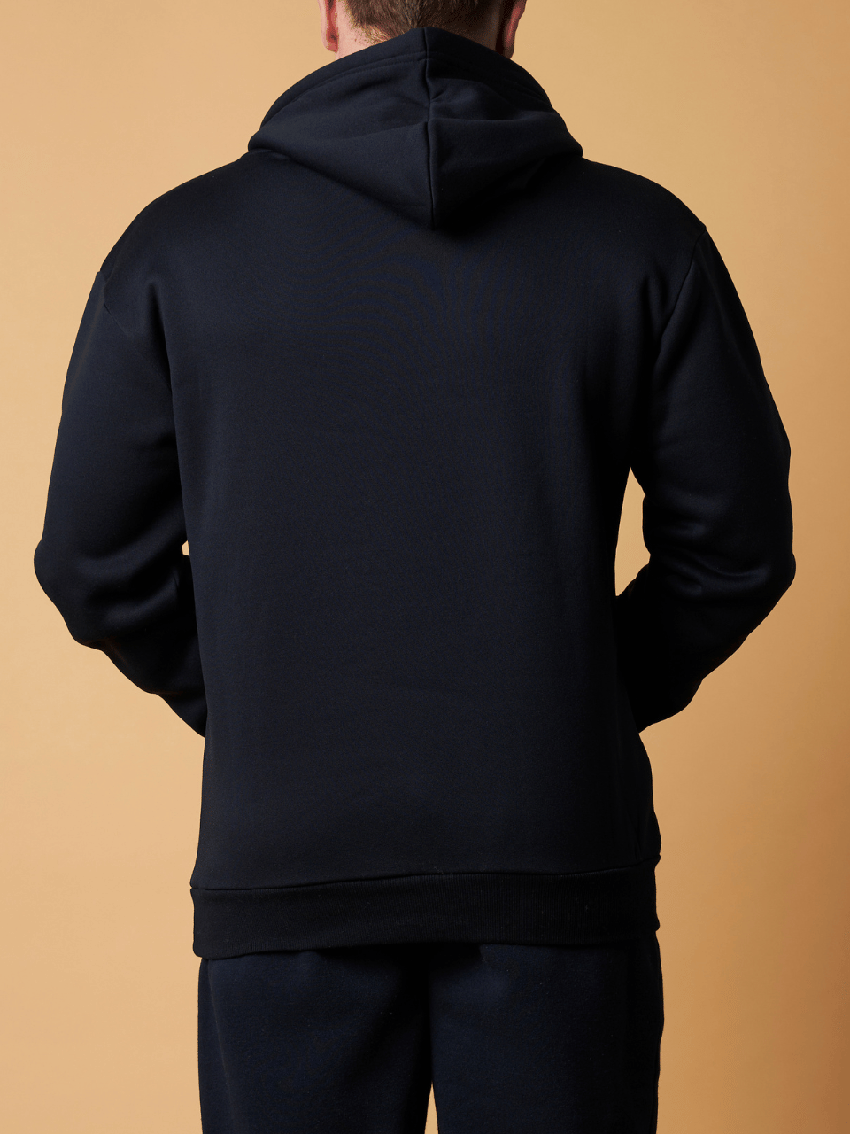 HOODIE W/ KANGA POCKETS AND CHEST PRINT