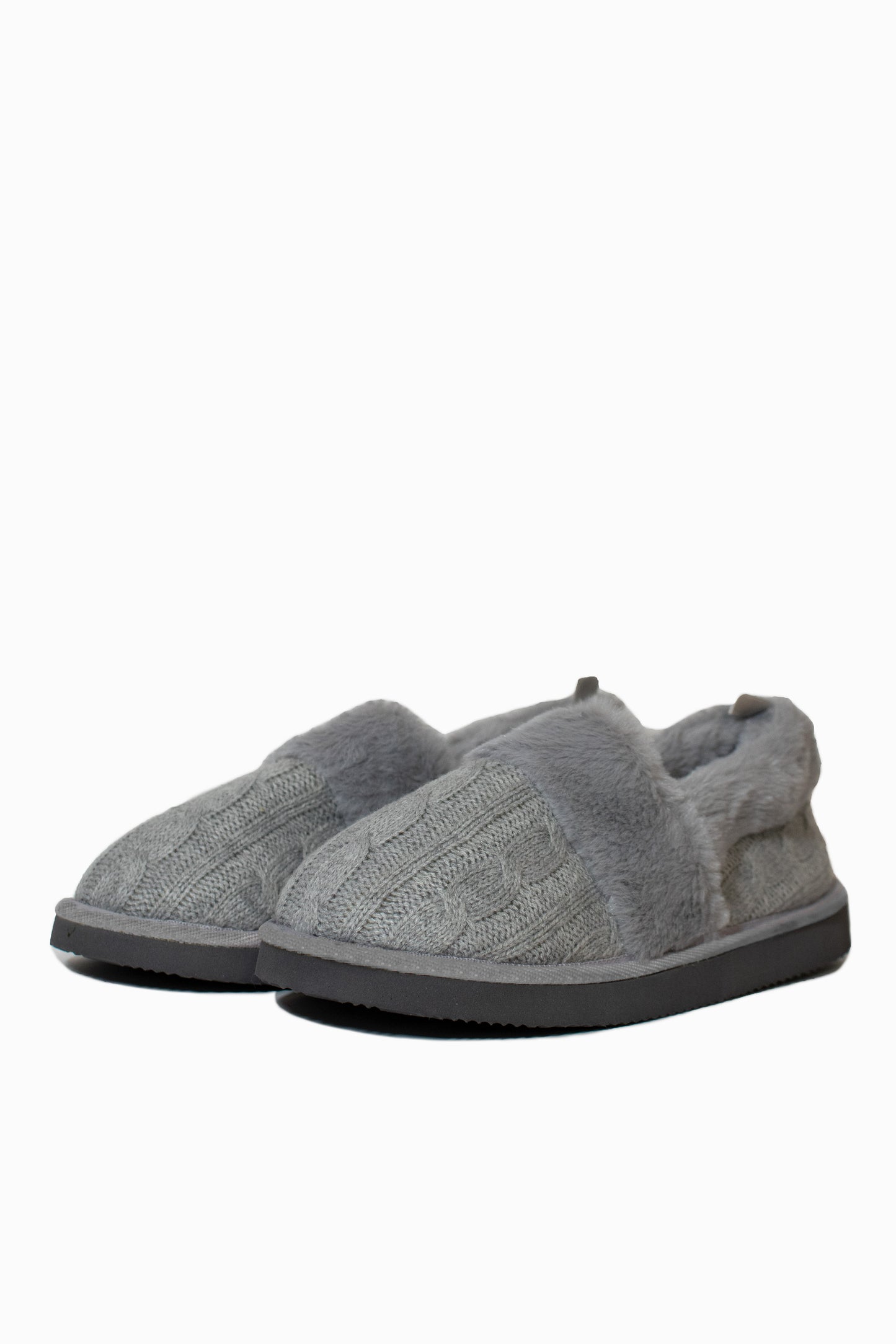 RENA - CABLE KNIT SLIPPER
