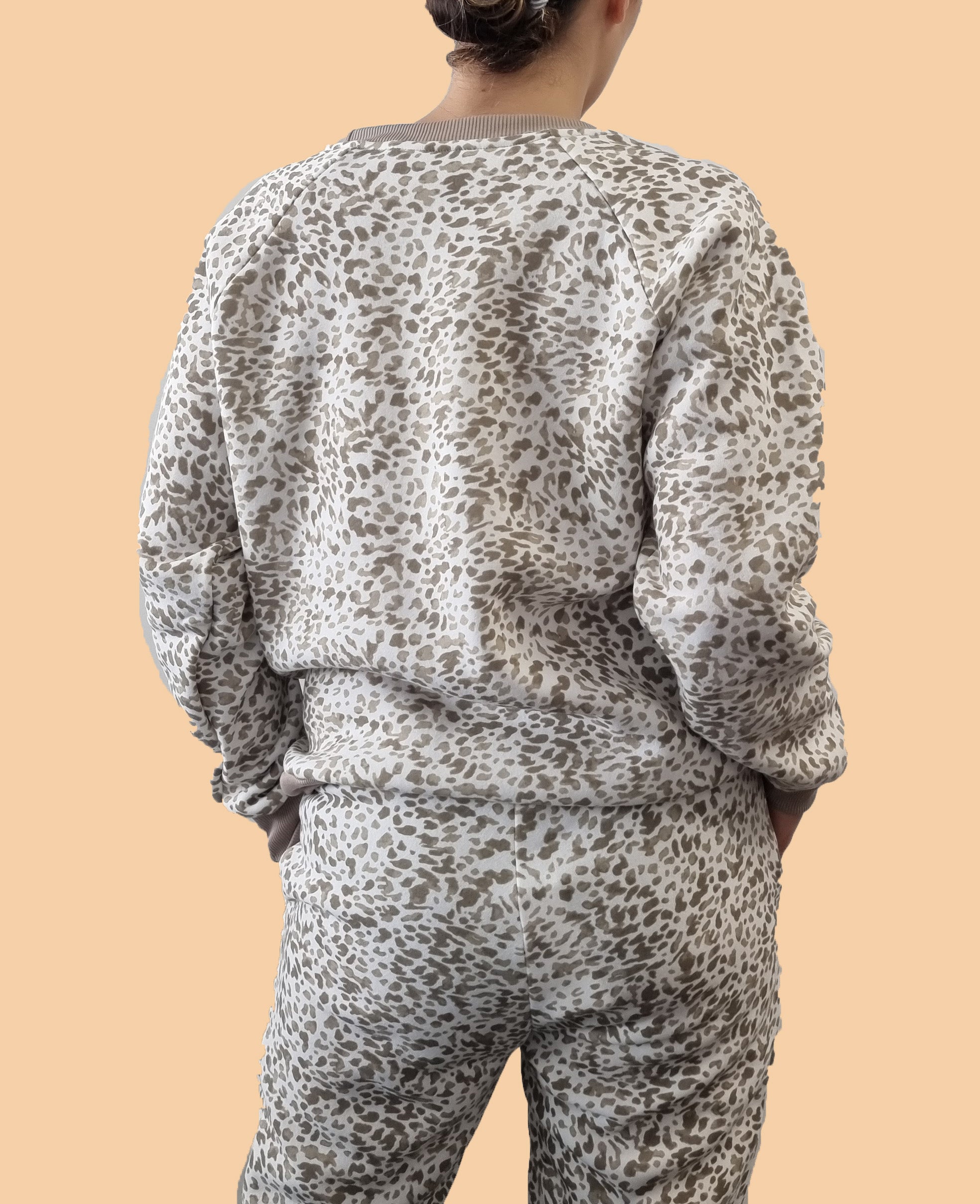 CREWNECK ANIMAL SWEATSHIRT