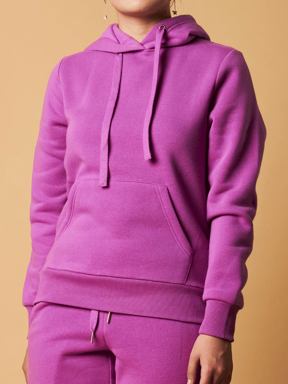 HOODIE W/ KANGA POCKETS