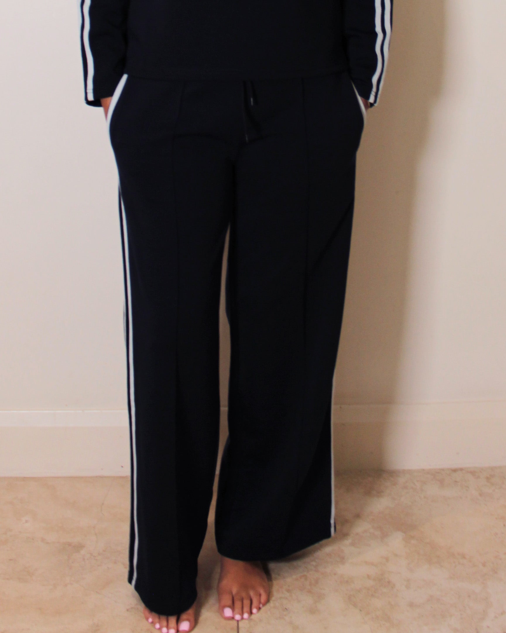 WIDE LEG PANT W/ STRIPE