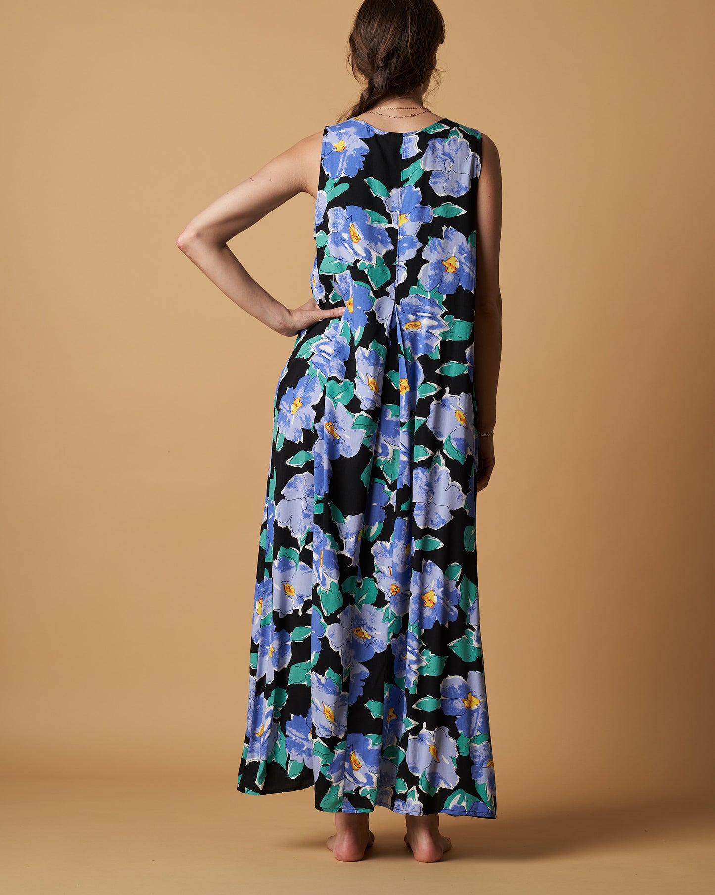 SLEEVELESS MAXI DRESS
