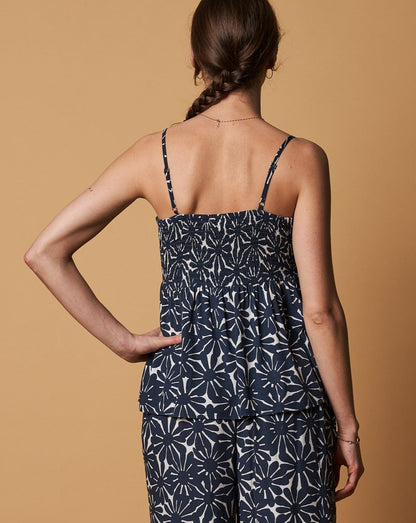 TIE FRONT STRAP TOP