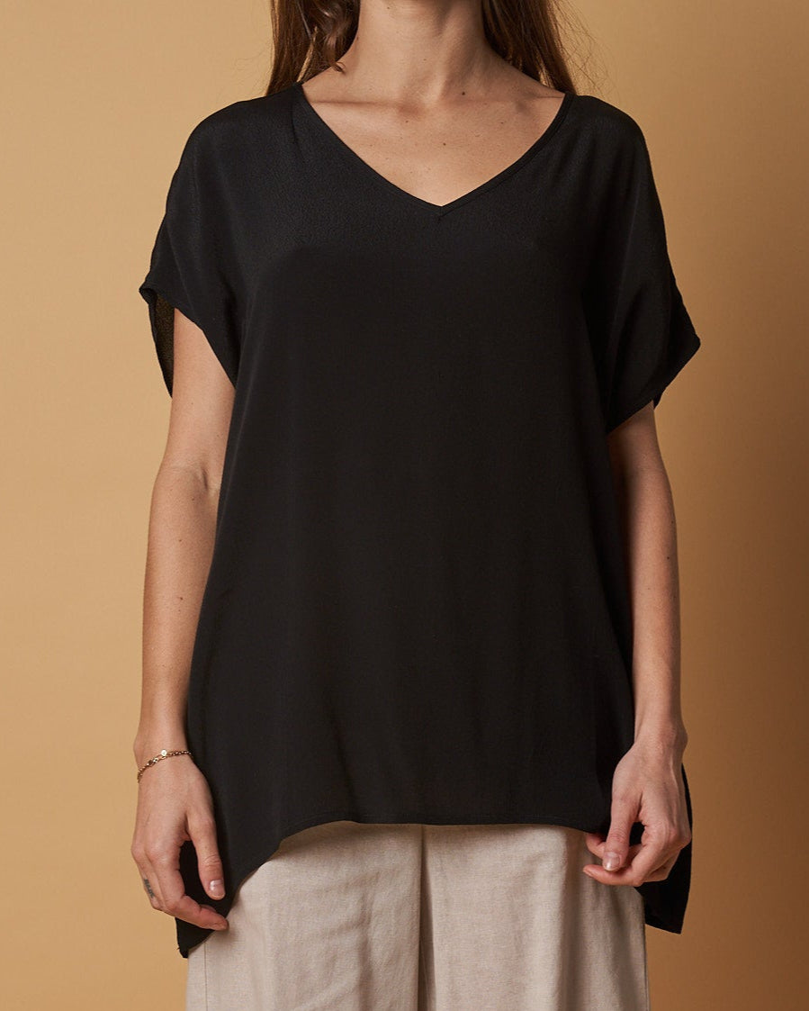 V-NECK TOP
