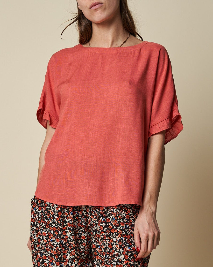SCOOP NECK TOP W/ FRILLED SLEEVES