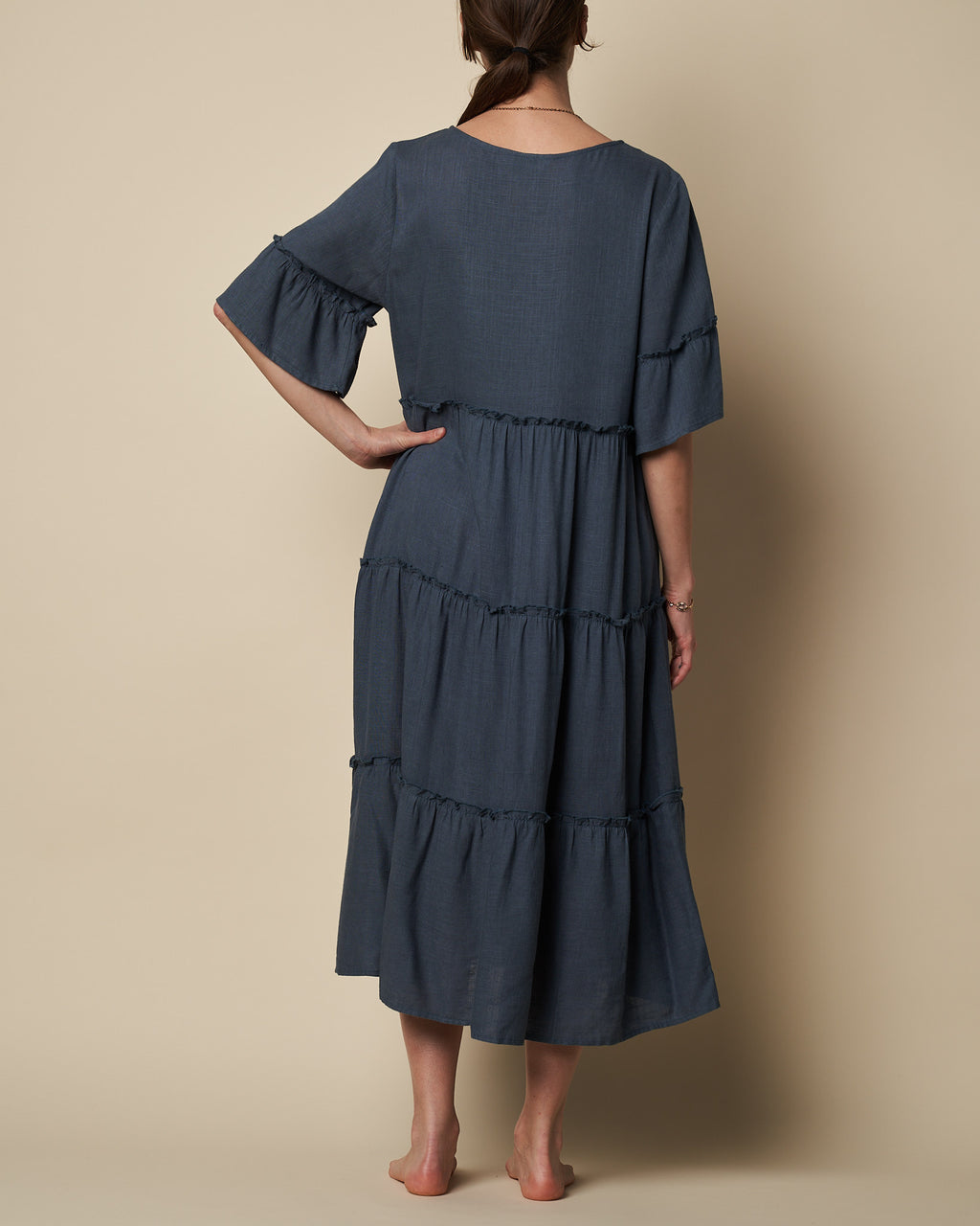 MAXI W/ RAW EDGE AND TIER