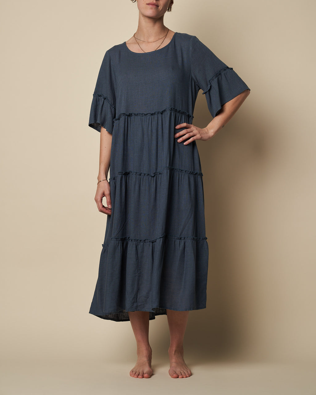 MAXI W/ RAW EDGE AND TIER