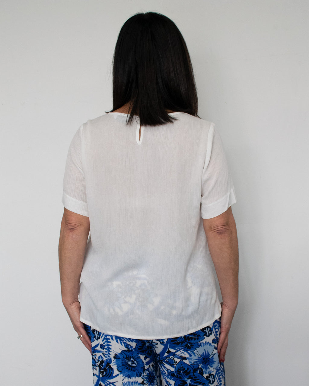 KEYHOLE BACK TEE
