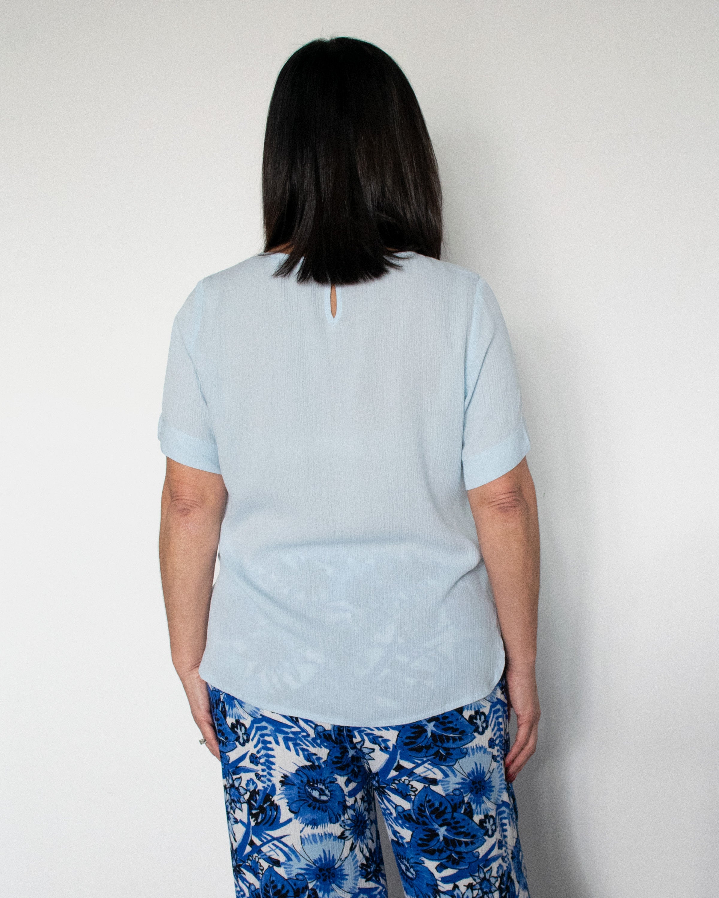 KEYHOLE BACK TEE