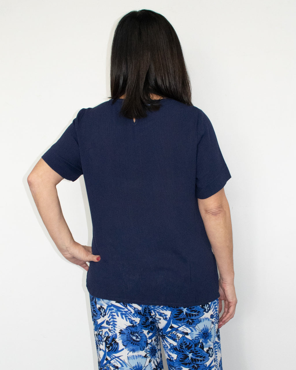 KEYHOLE BACK TEE