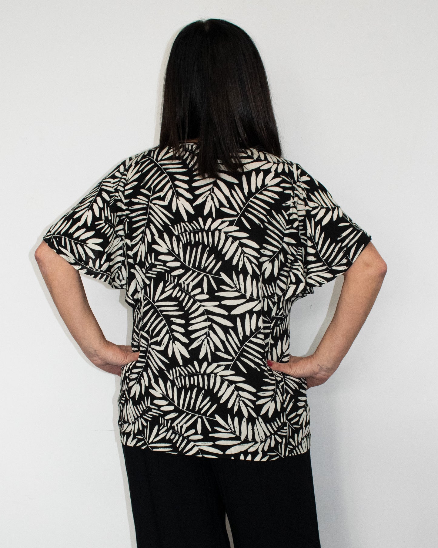 TIE FRONT TOP W/ TUNIC RUFFLE SLEEVE