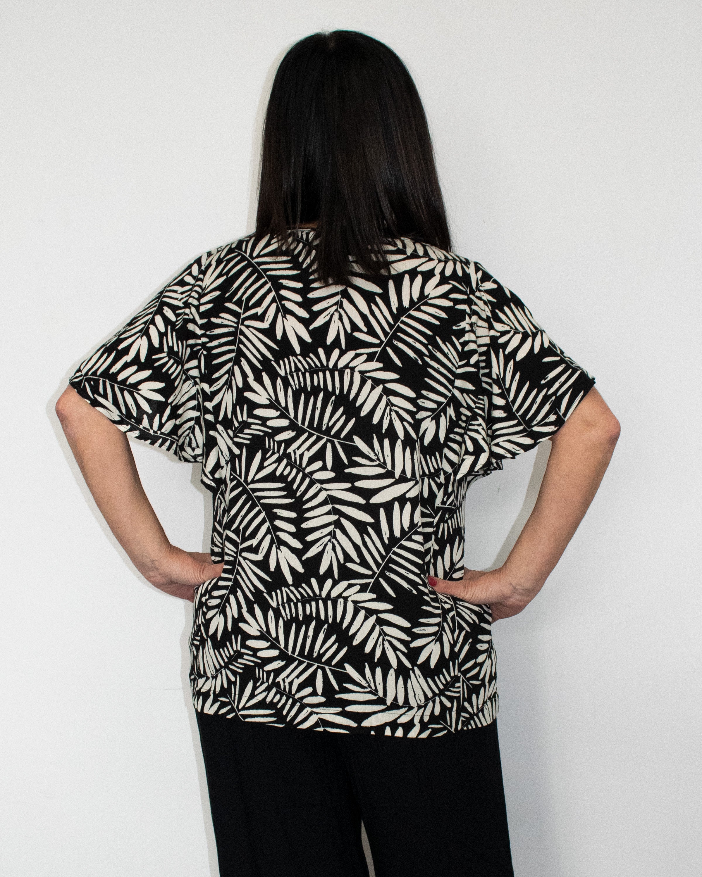 TIE FRONT TOP W/ TUNIC RUFFLE SLEEVE