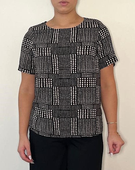 SHORT SLEEVE TEE W/ KEYHOLE BACK