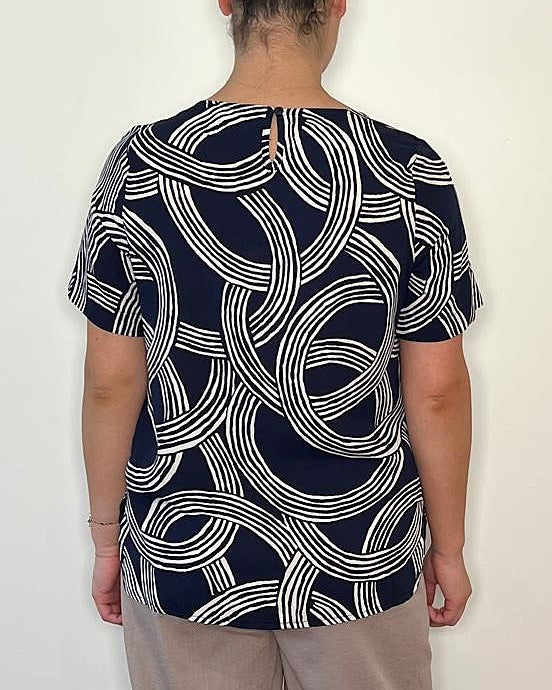 SHORT SLEEVE TEE W/ KEYHOLE BACK