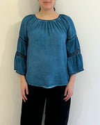 CREW NECK PEASANT TOP W/ LACE TRIM