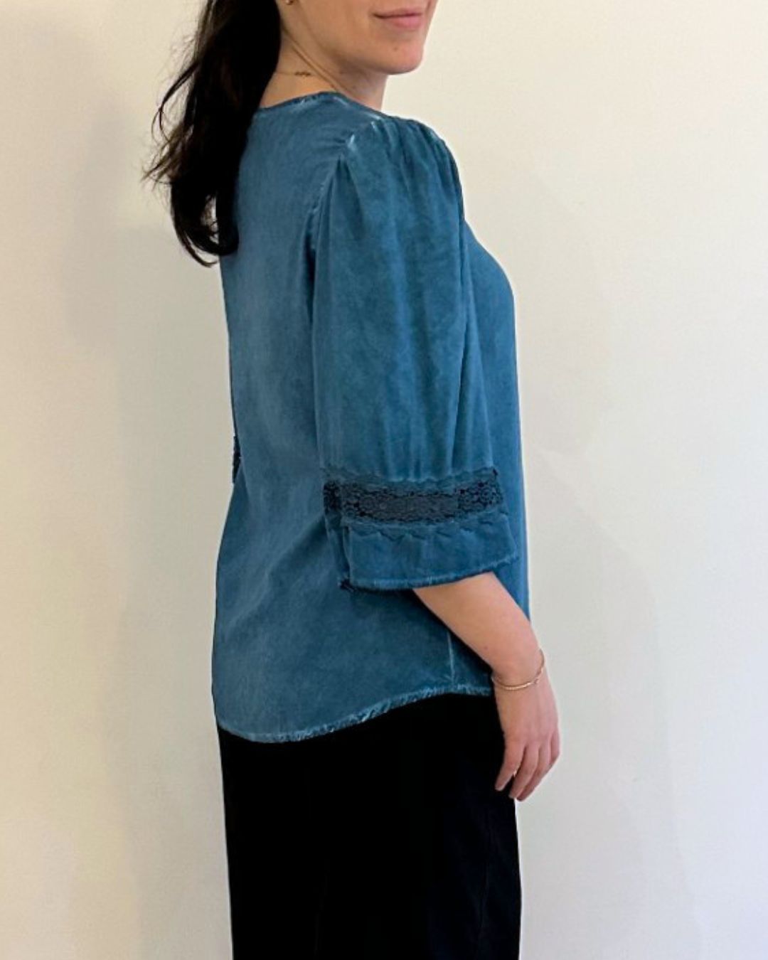 V- NECK PEASANT TOP W/ LACE TRIM
