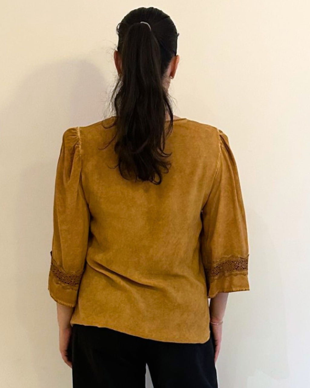 V- NECK PEASANT TOP W/ LACE TRIM