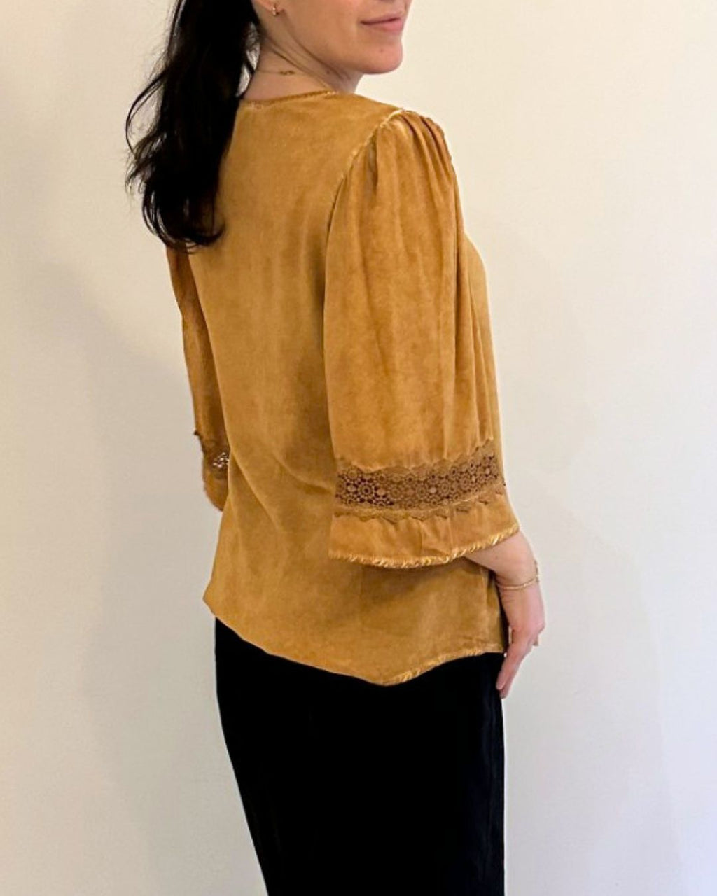 V- NECK PEASANT TOP W/ LACE TRIM