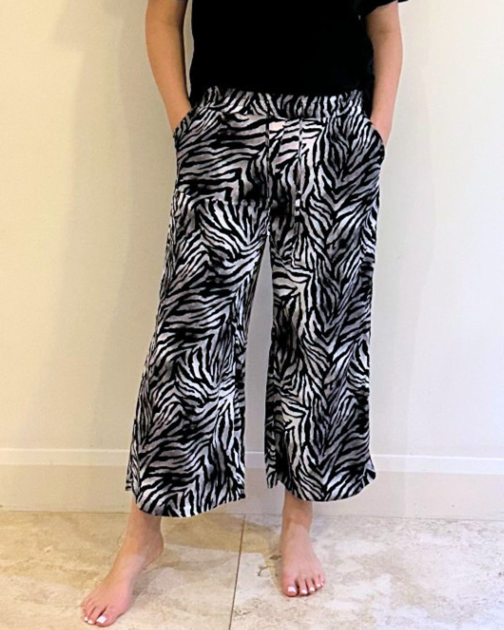 3/4TH WIDE LEG PANT W/ DRAWCORD