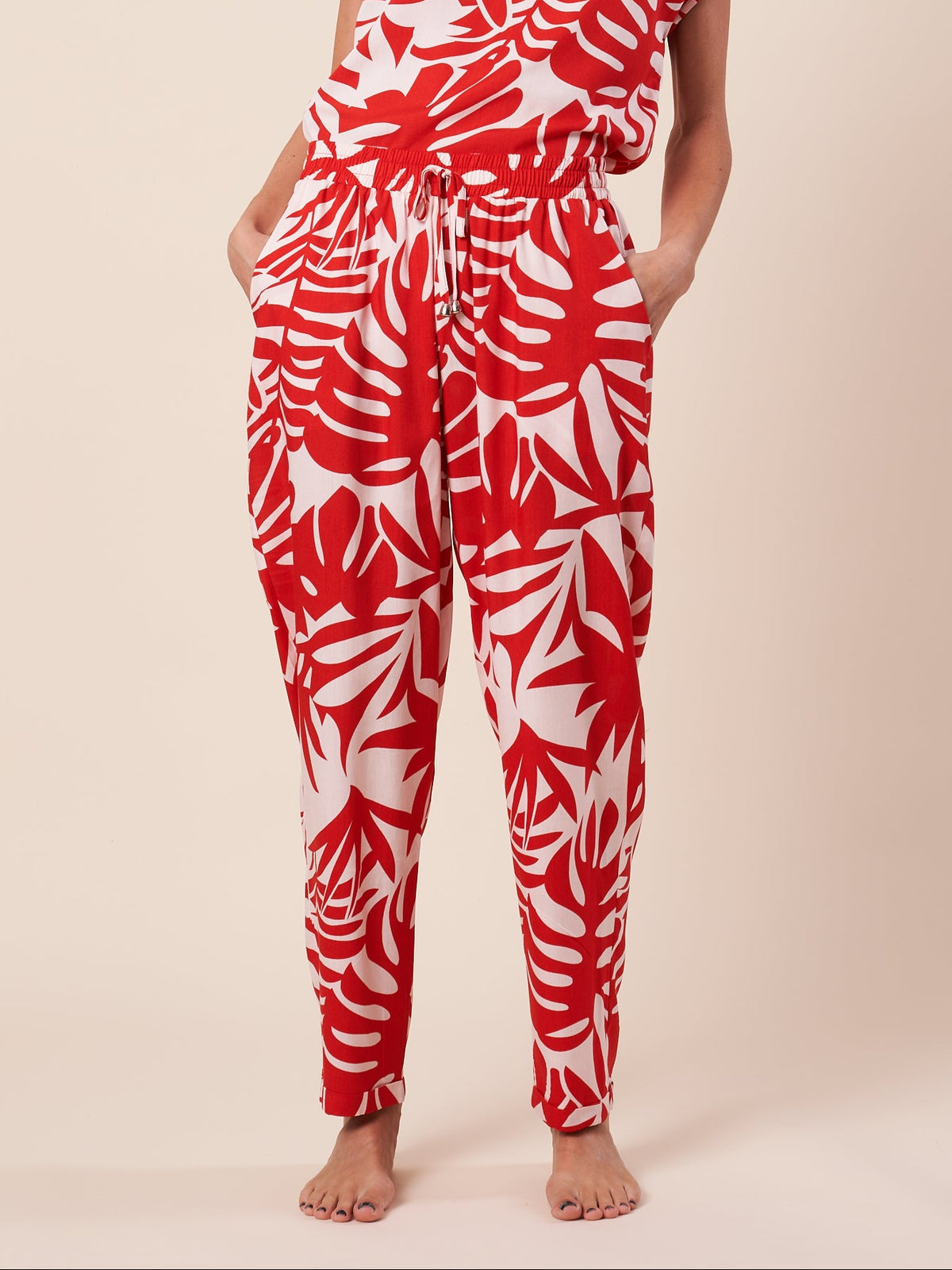 ELASTIC WAIST PANT W/ TURN UP CUFF