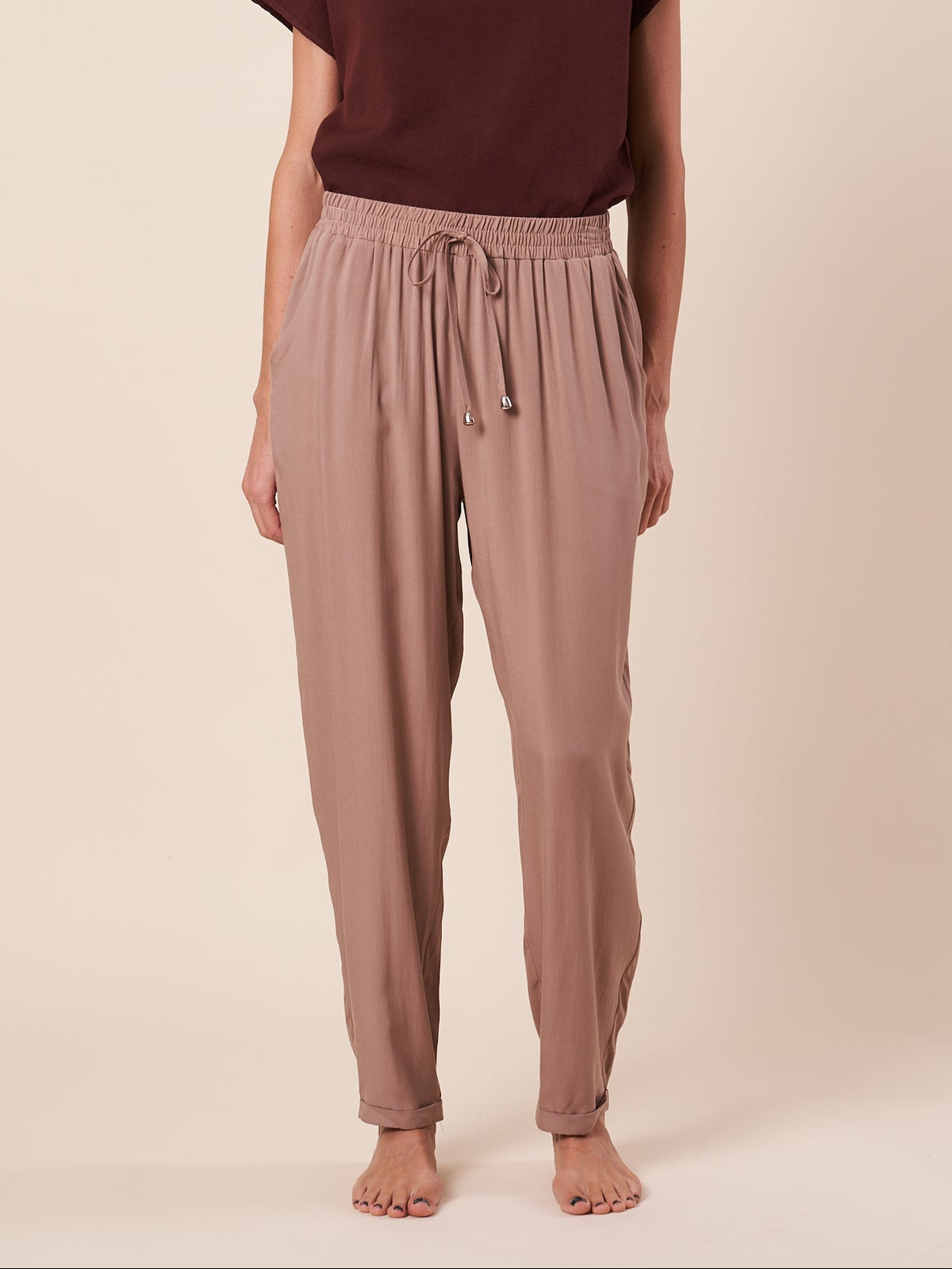 ELASTIC WAIST PANT
