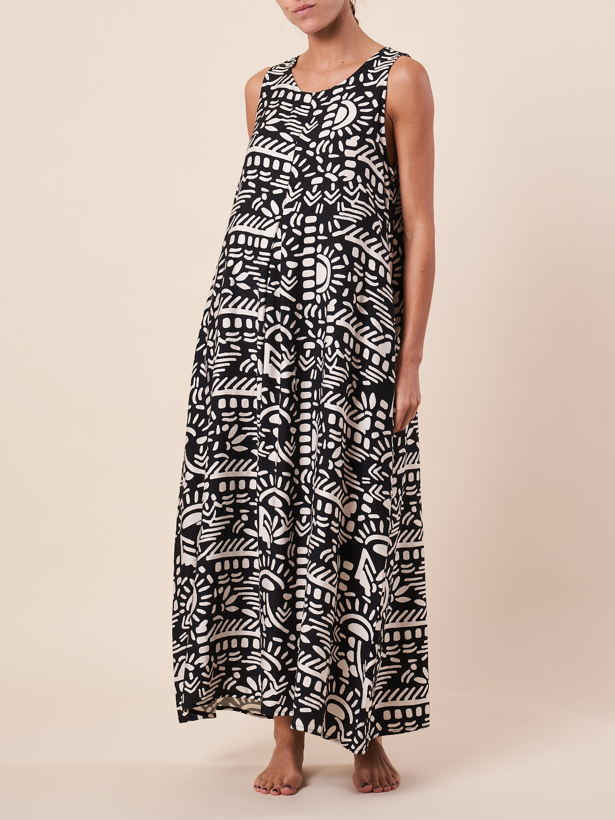 SLEEVELESS MAXI W/  PLEAT