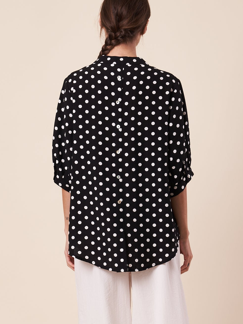 TAIL BUTTON SHIRT