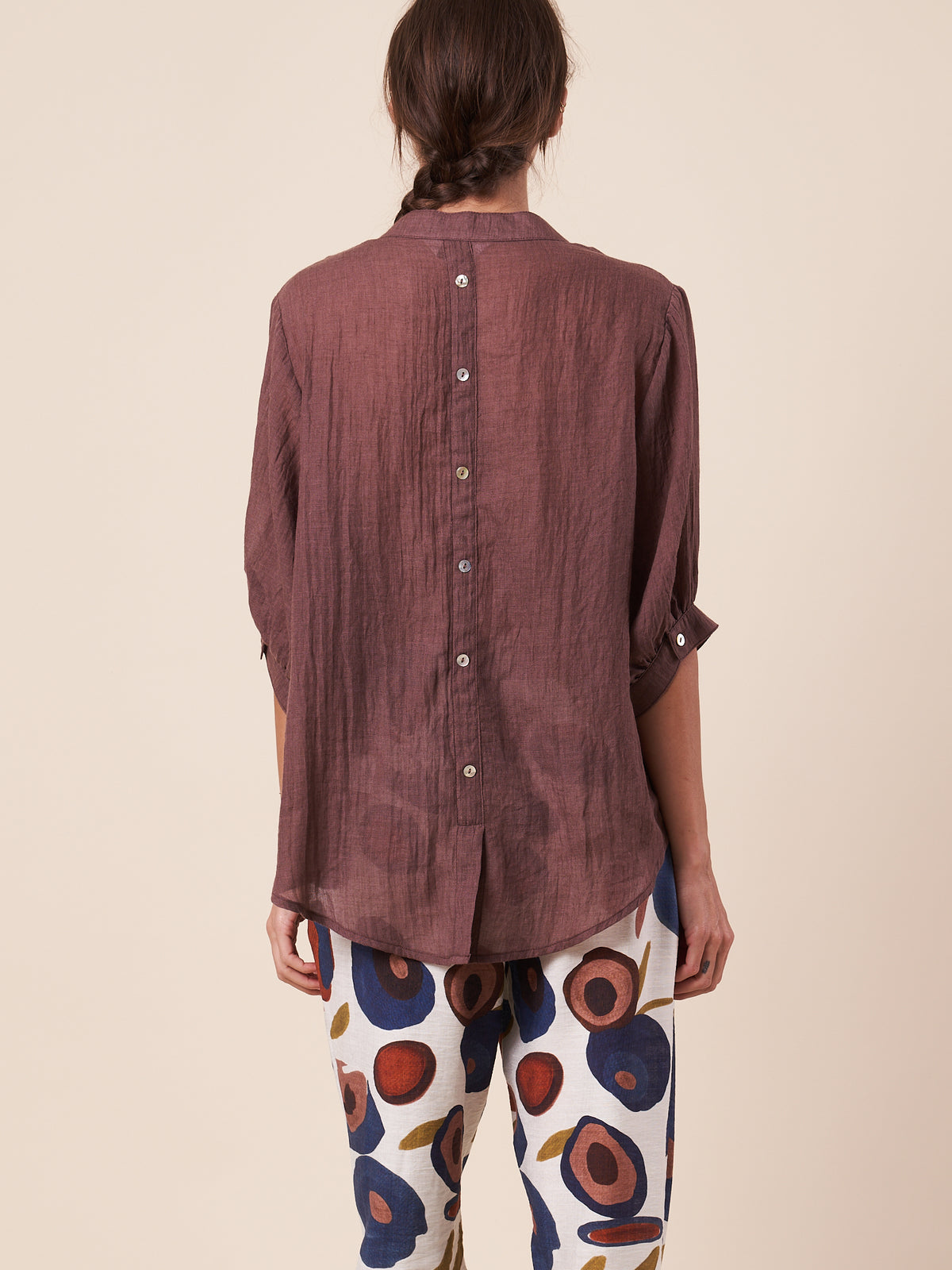 TAIL BUTTON SHIRT