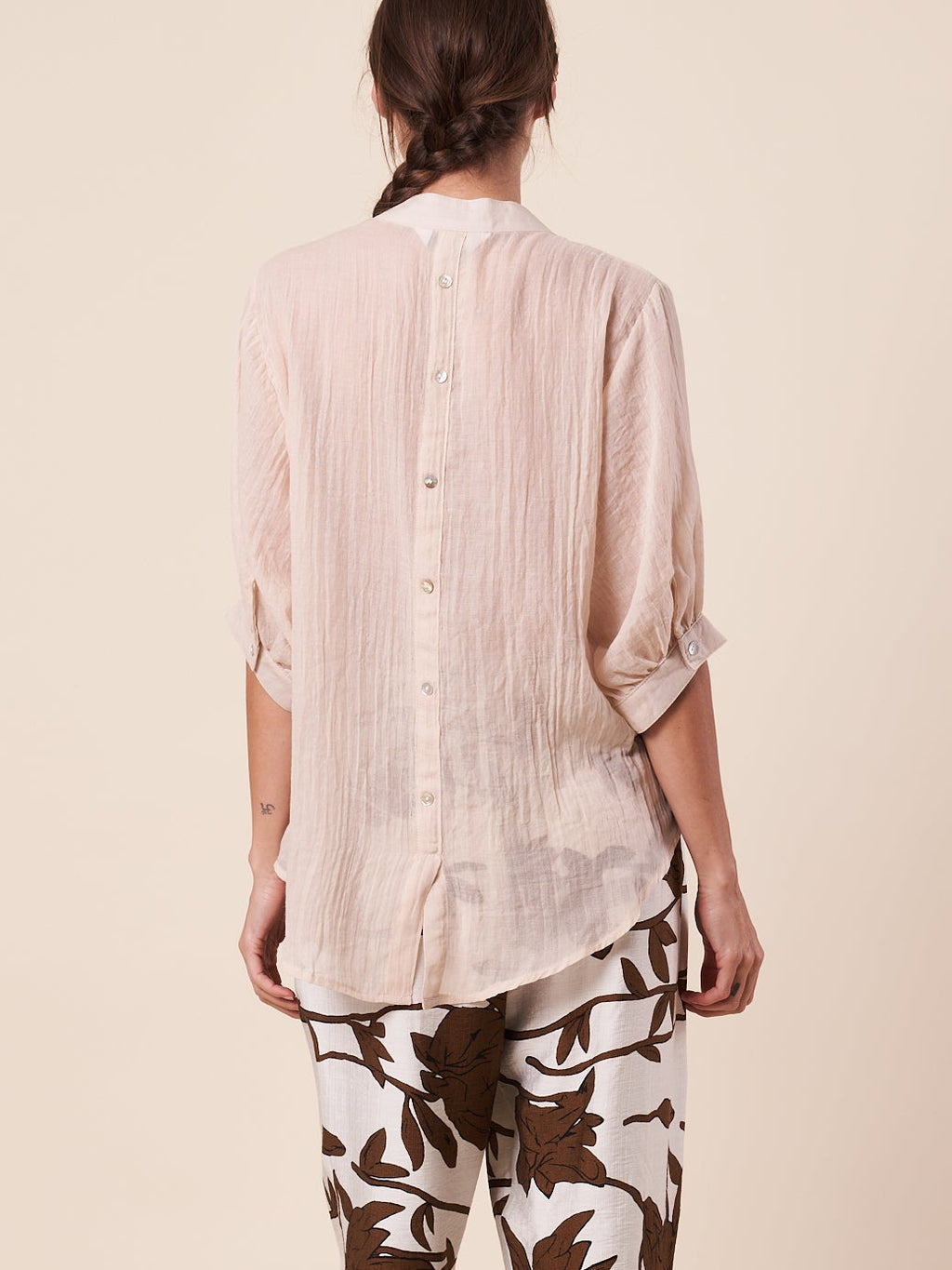 TAIL BUTTON SHIRT