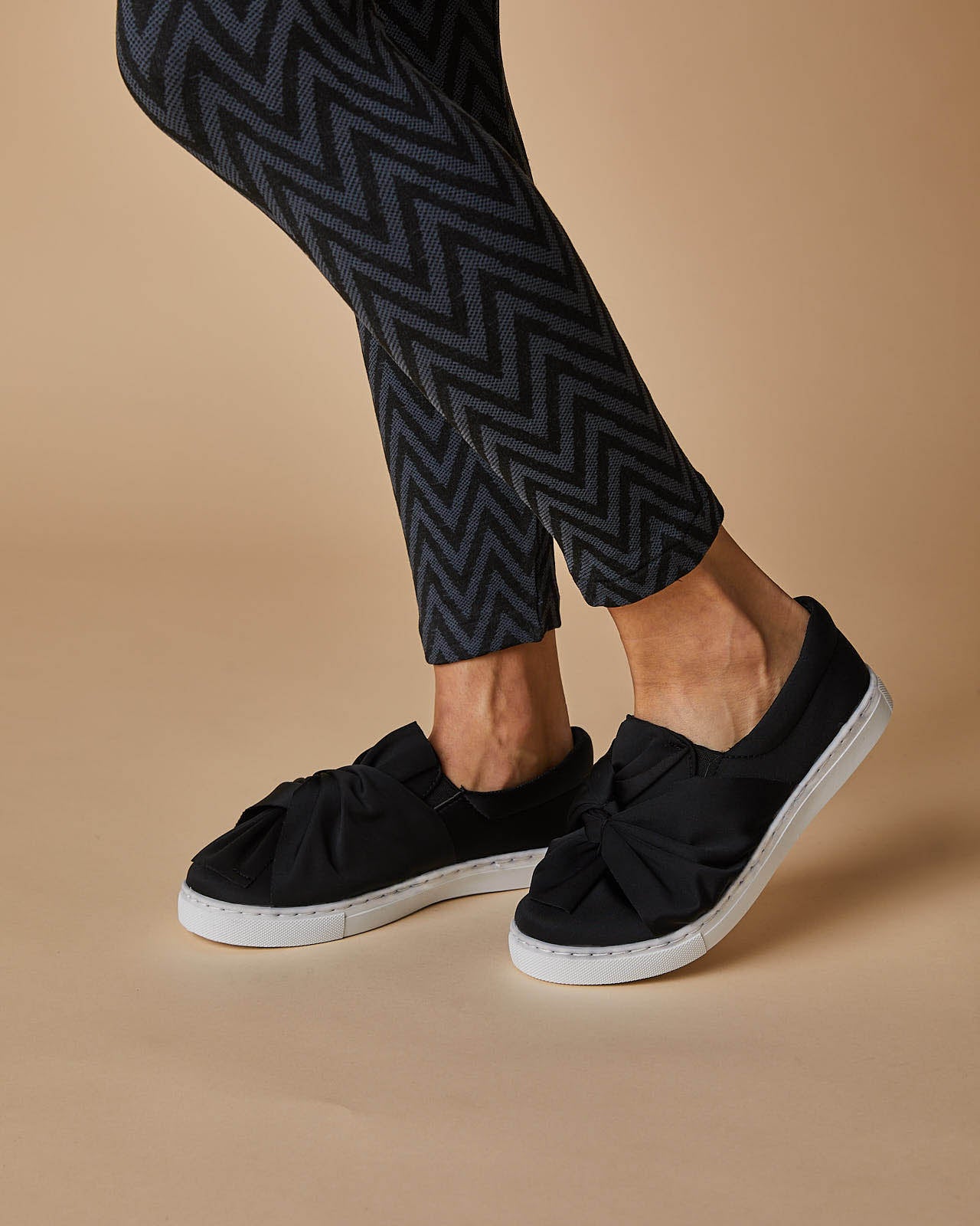 Wrap knot sneakers