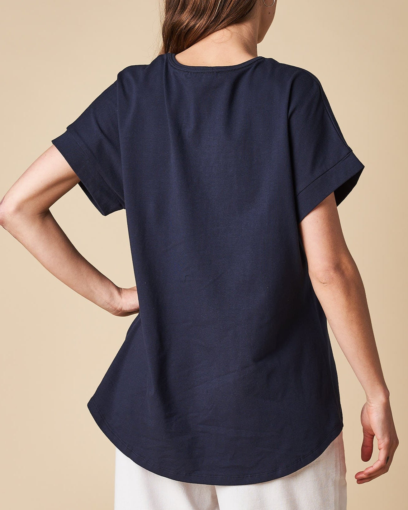 Neck Low Sleeve Trim Tee