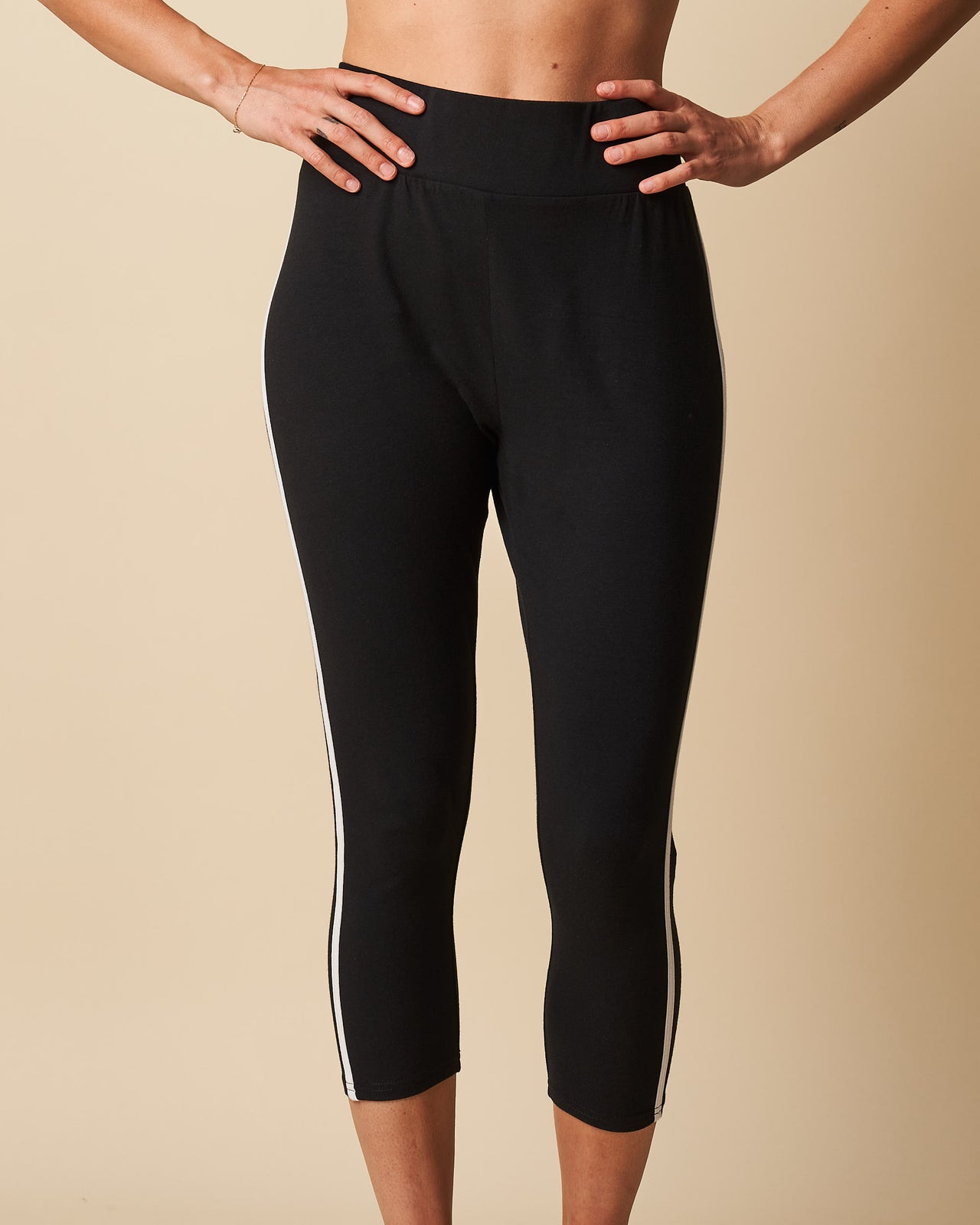 7/8 Leggings w/ Side Stripe