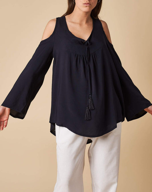 OPEN SHOULDER TOP