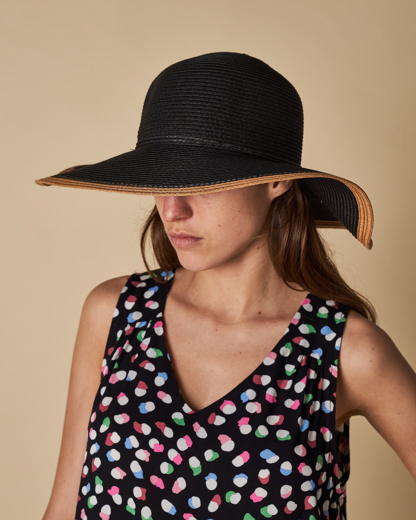WIDE BRIM HAT